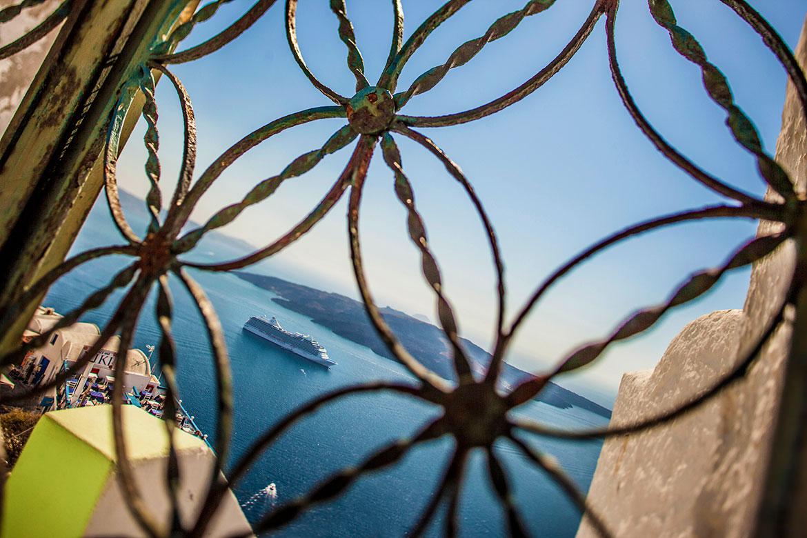 santorini-cruise-ship
