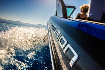 Wakesurf boat